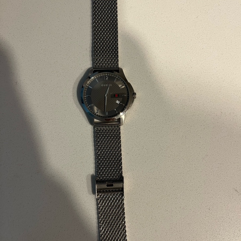 Gucci Silver and Gray Men's Watch - Picture 2 of 3